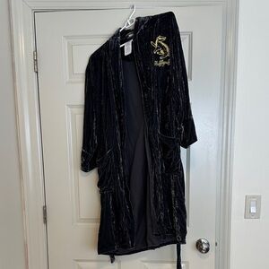 Hufflepuff Velvet Women's Bath Robe